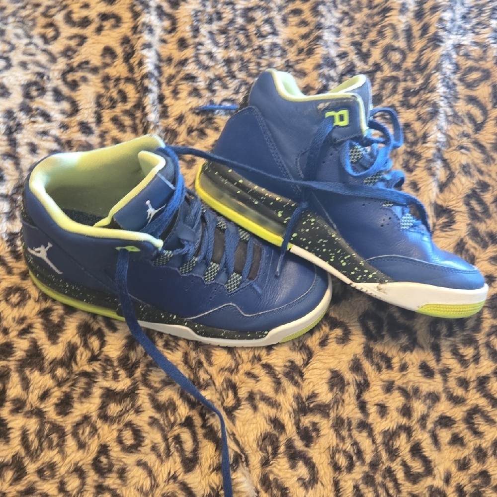 Jordan Kids Sneakers in Blue and Neon Green